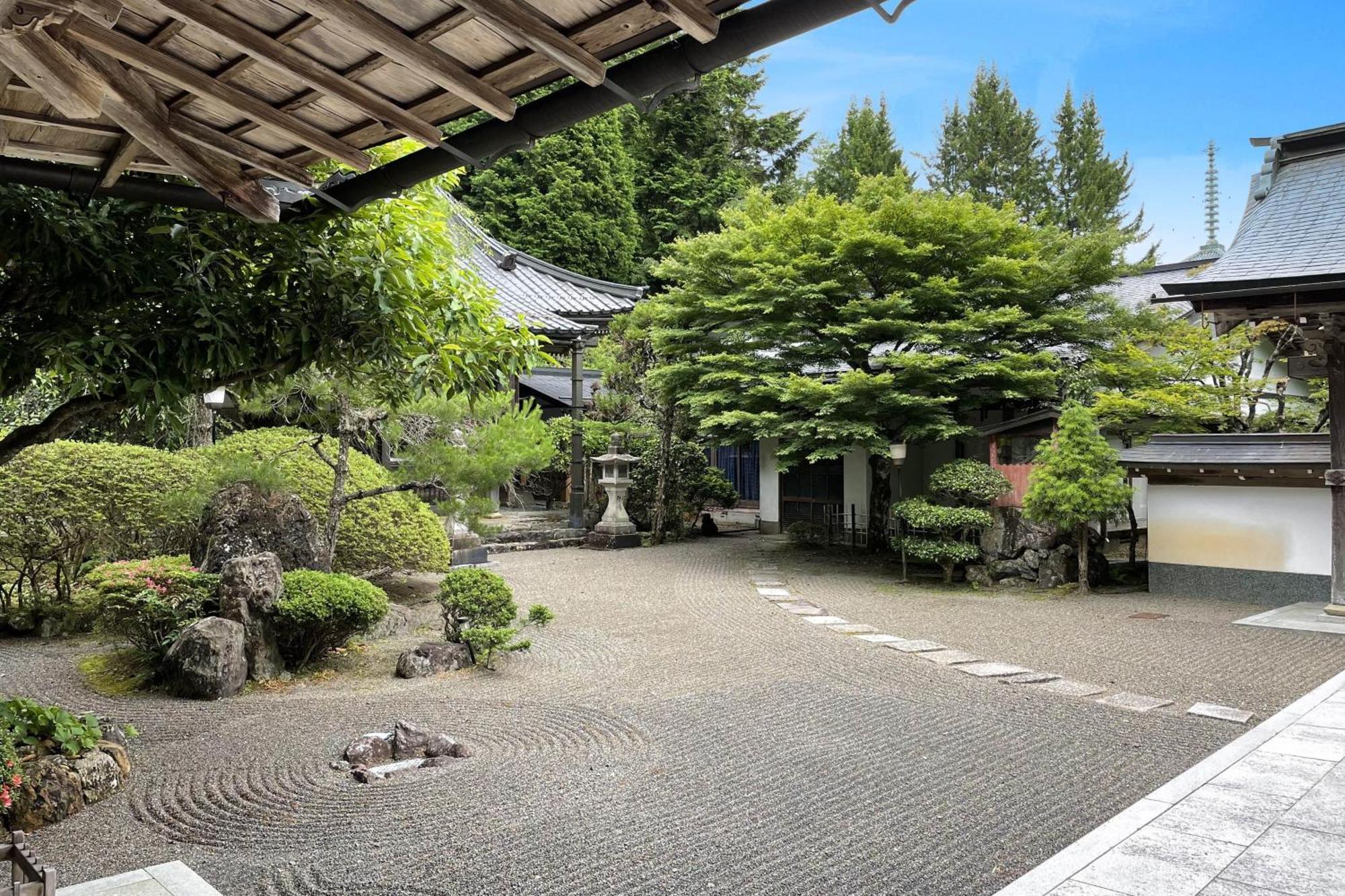 Koyasan Shukubo Hojoin Hotel ภายนอก รูปภาพ